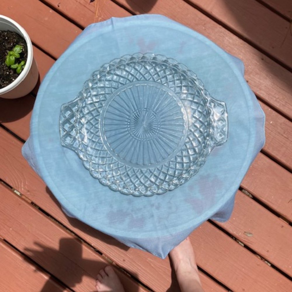 Cut glass plate with handles- round